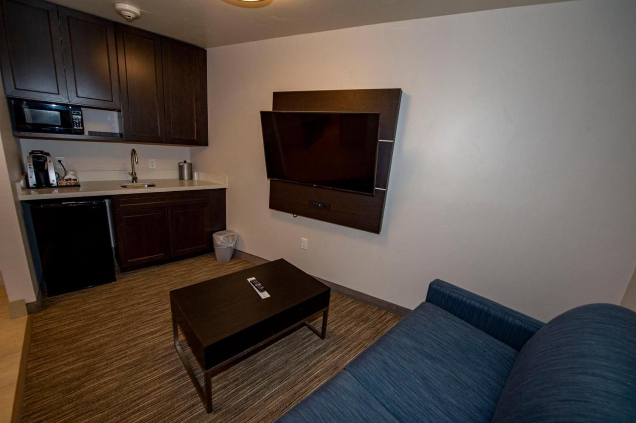 Holiday Inn Express & Suites - Colorado Springs Afa Northgate By Ihg Zimmer foto