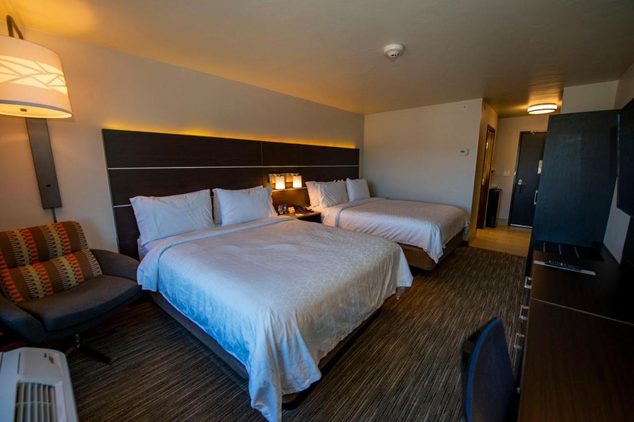 Holiday Inn Express & Suites - Colorado Springs Afa Northgate By Ihg Exterior foto
