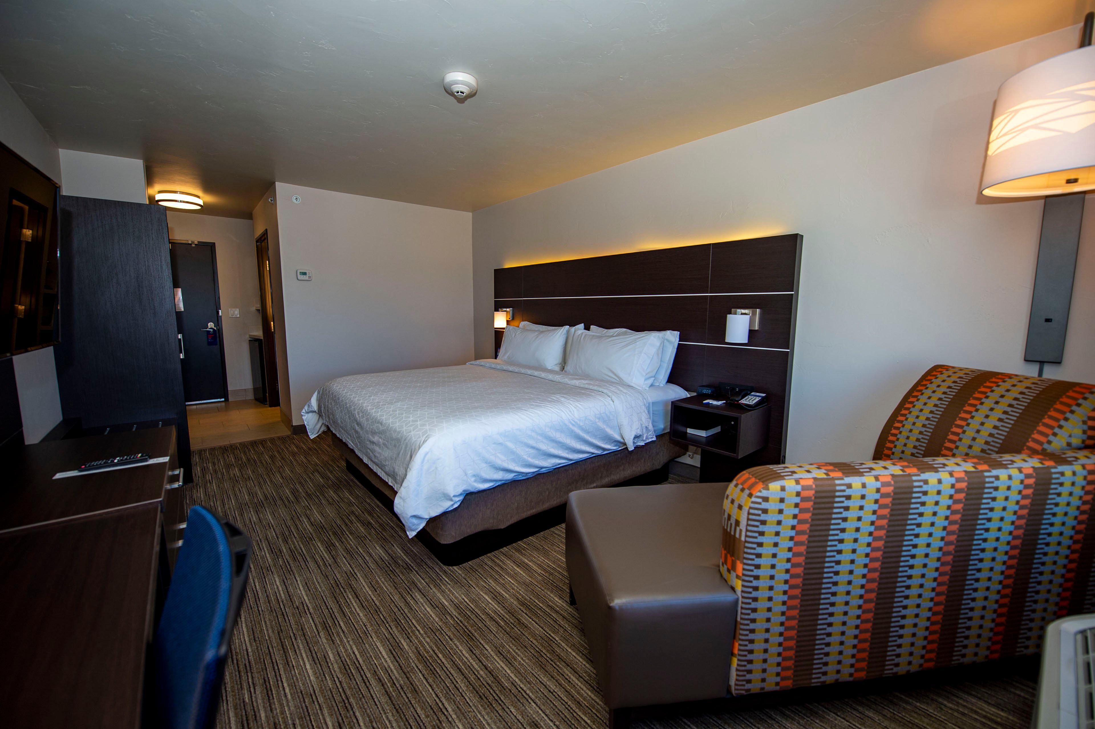 Holiday Inn Express & Suites - Colorado Springs Afa Northgate By Ihg Exterior foto