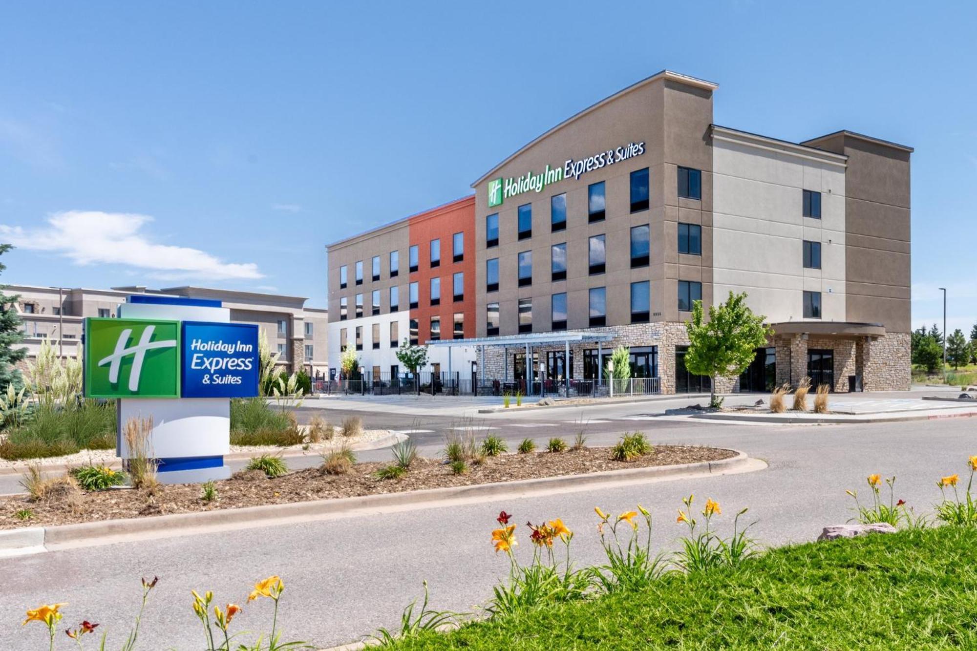 Holiday Inn Express & Suites - Colorado Springs Afa Northgate By Ihg Exterior foto