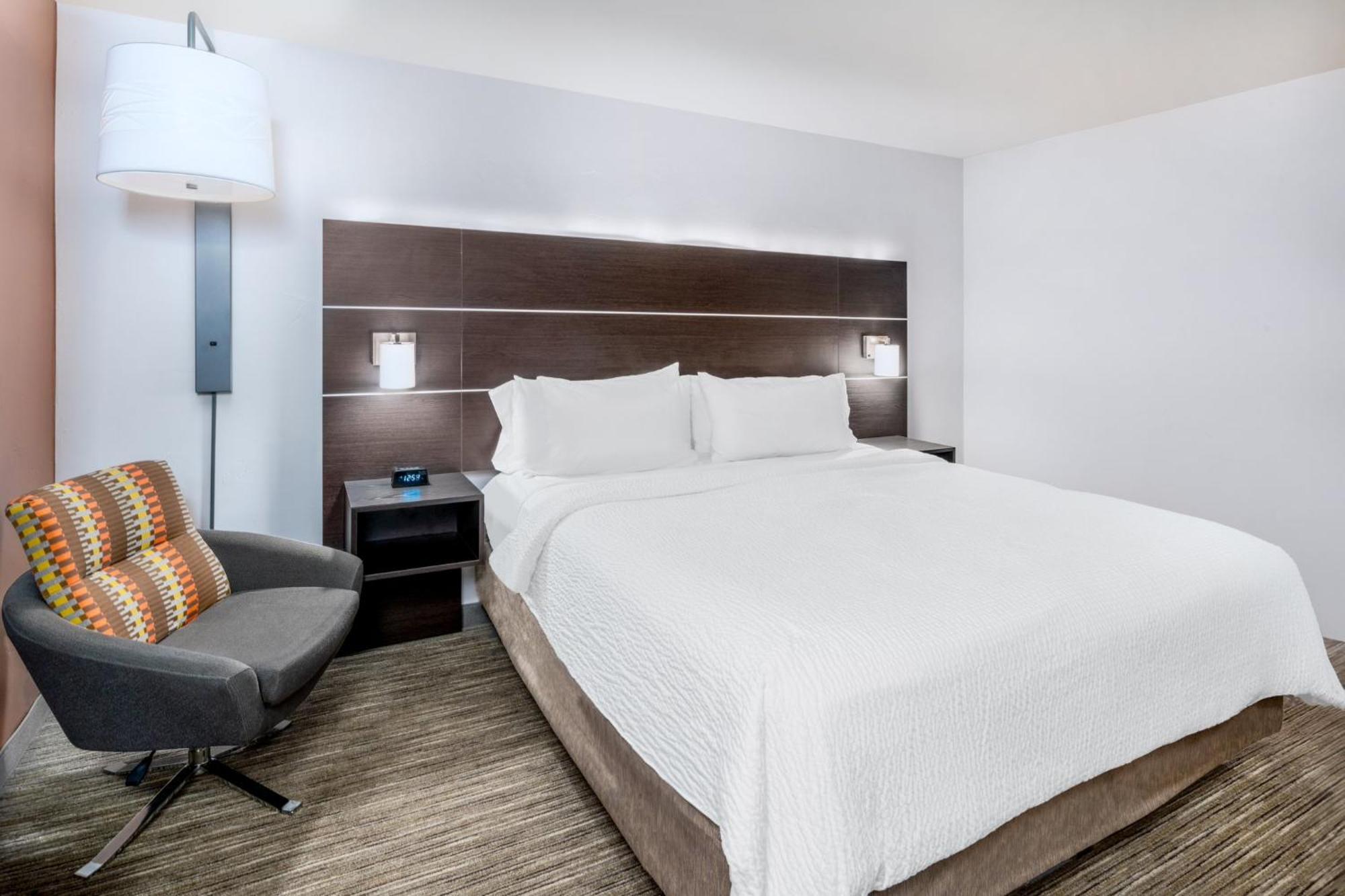 Holiday Inn Express & Suites - Colorado Springs Afa Northgate By Ihg Exterior foto