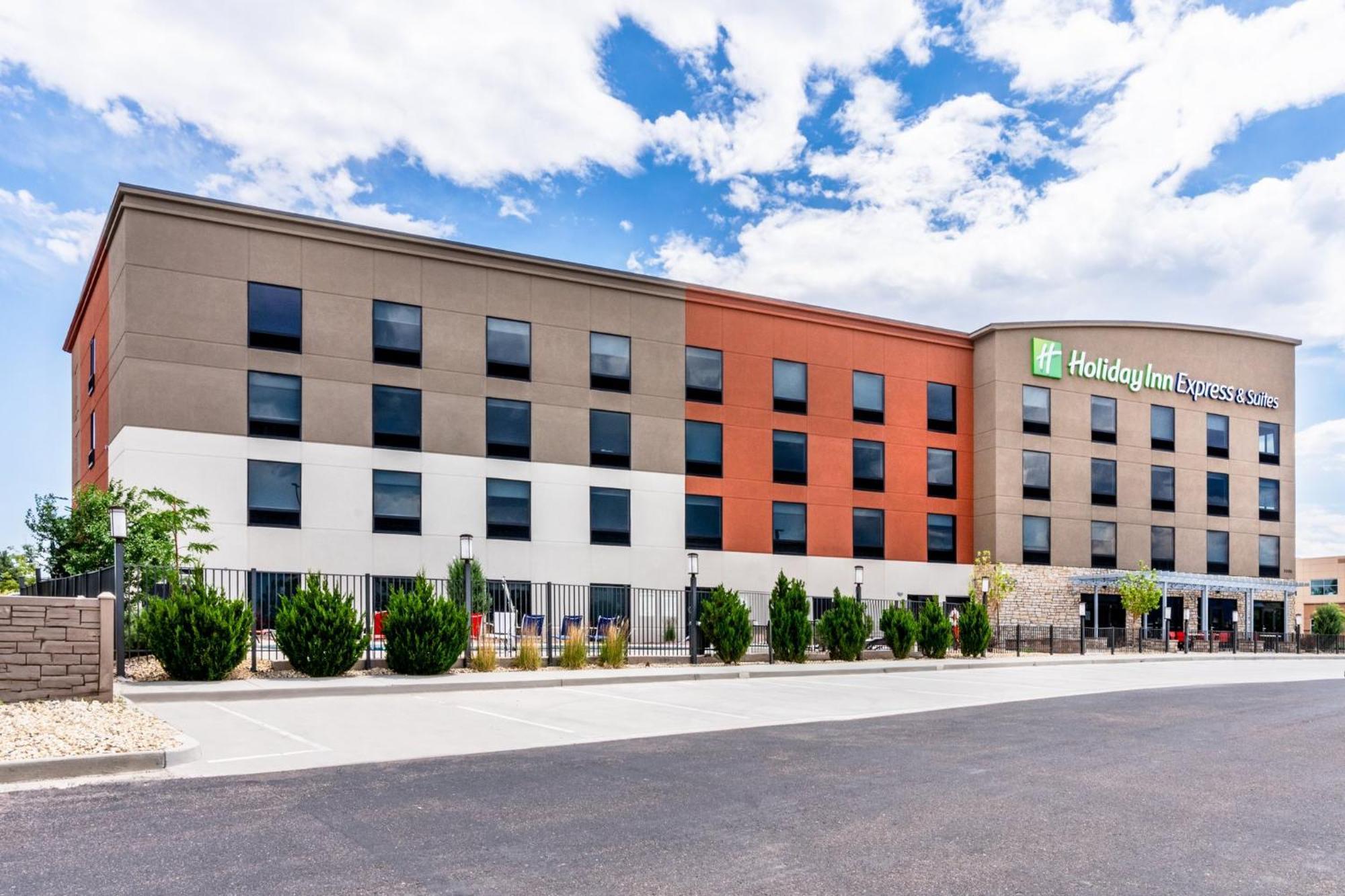 Holiday Inn Express & Suites - Colorado Springs Afa Northgate By Ihg Exterior foto