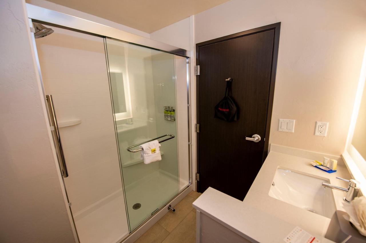 Holiday Inn Express & Suites - Colorado Springs Afa Northgate By Ihg Zimmer foto