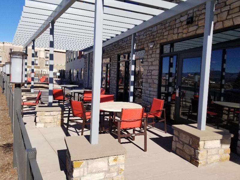 Holiday Inn Express & Suites - Colorado Springs Afa Northgate By Ihg Exterior foto